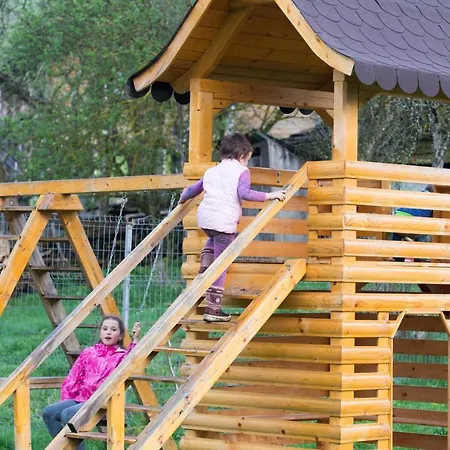 Farmház Pensiunea Dealul Cu Melci *